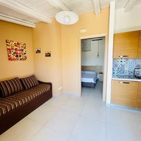 Borgo Camicia In Bed and Breakfast Barcellona-Pozzo di Gotto Buitenkant foto