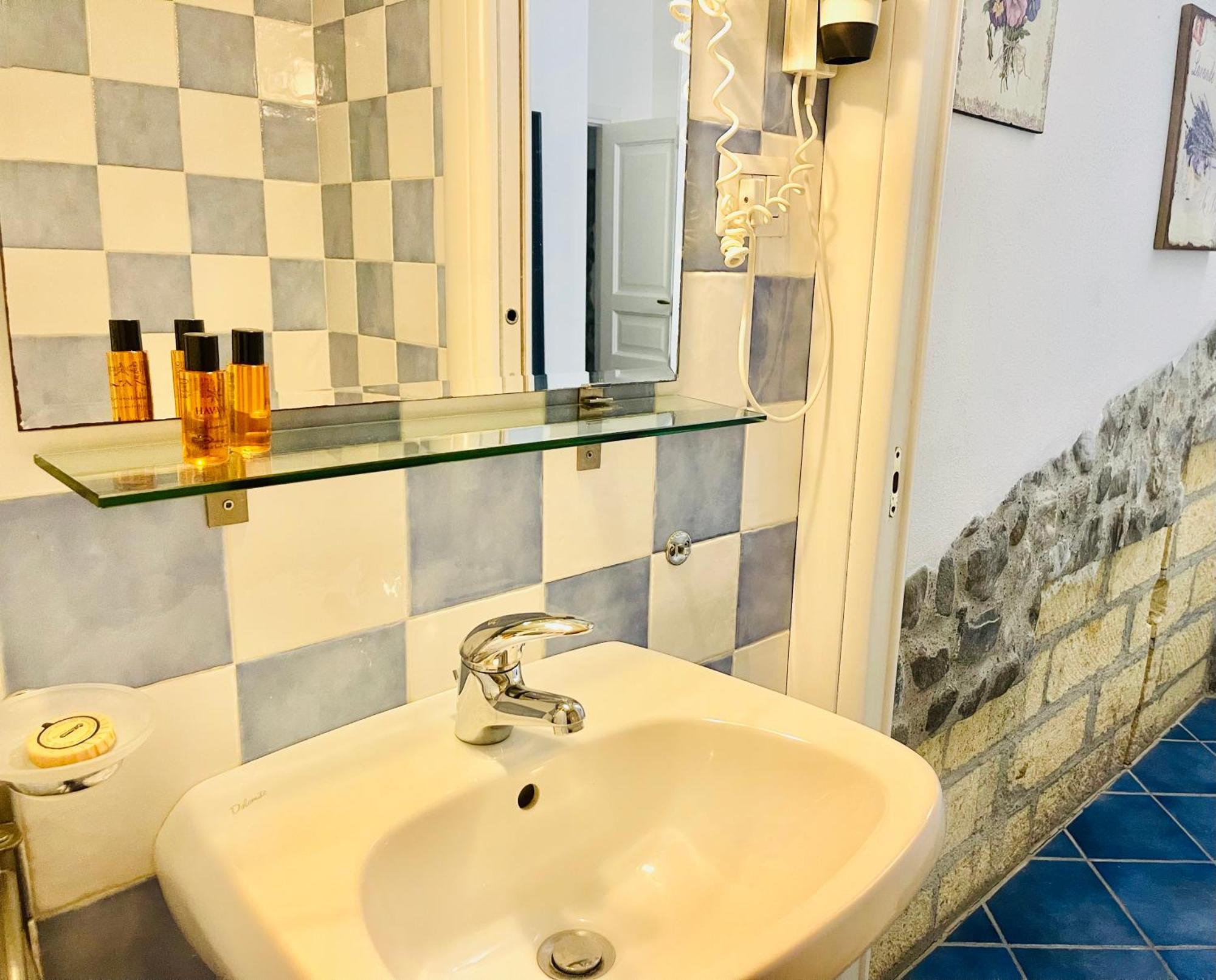 Borgo Camicia In Bed and Breakfast Barcellona-Pozzo di Gotto Kamer foto
