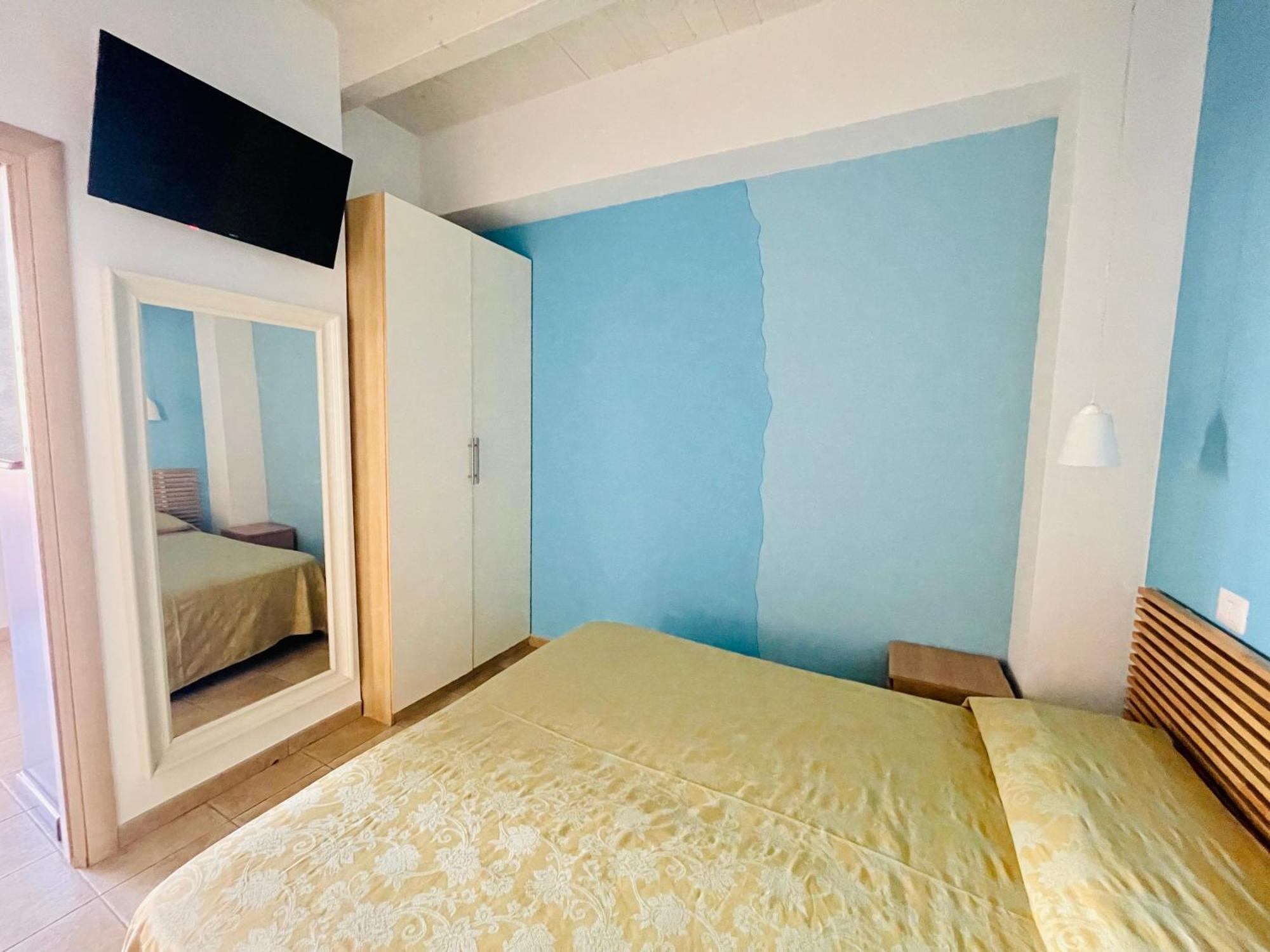 Borgo Camicia In Bed and Breakfast Barcellona-Pozzo di Gotto Kamer foto