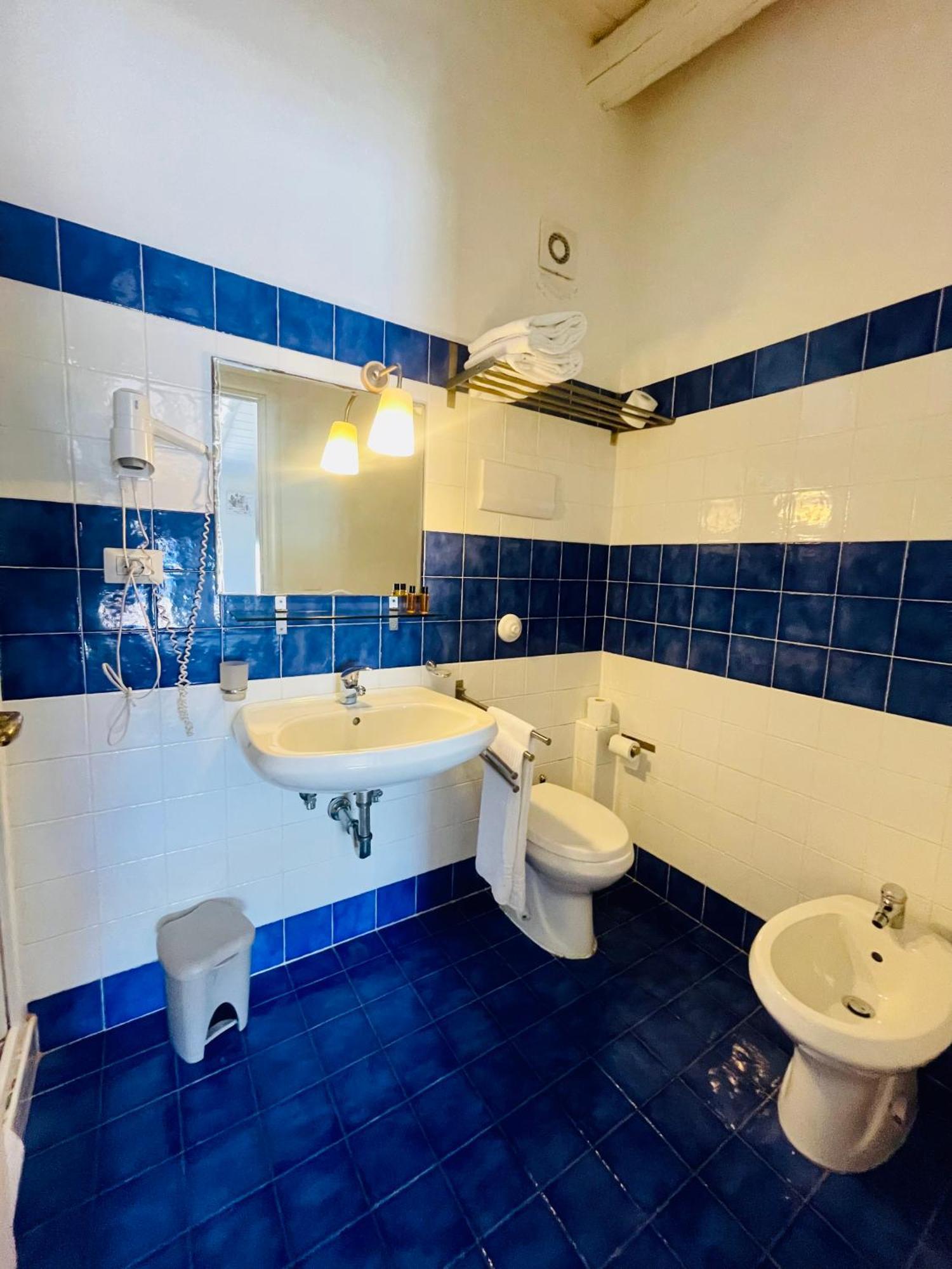 Borgo Camicia In Bed and Breakfast Barcellona-Pozzo di Gotto Kamer foto