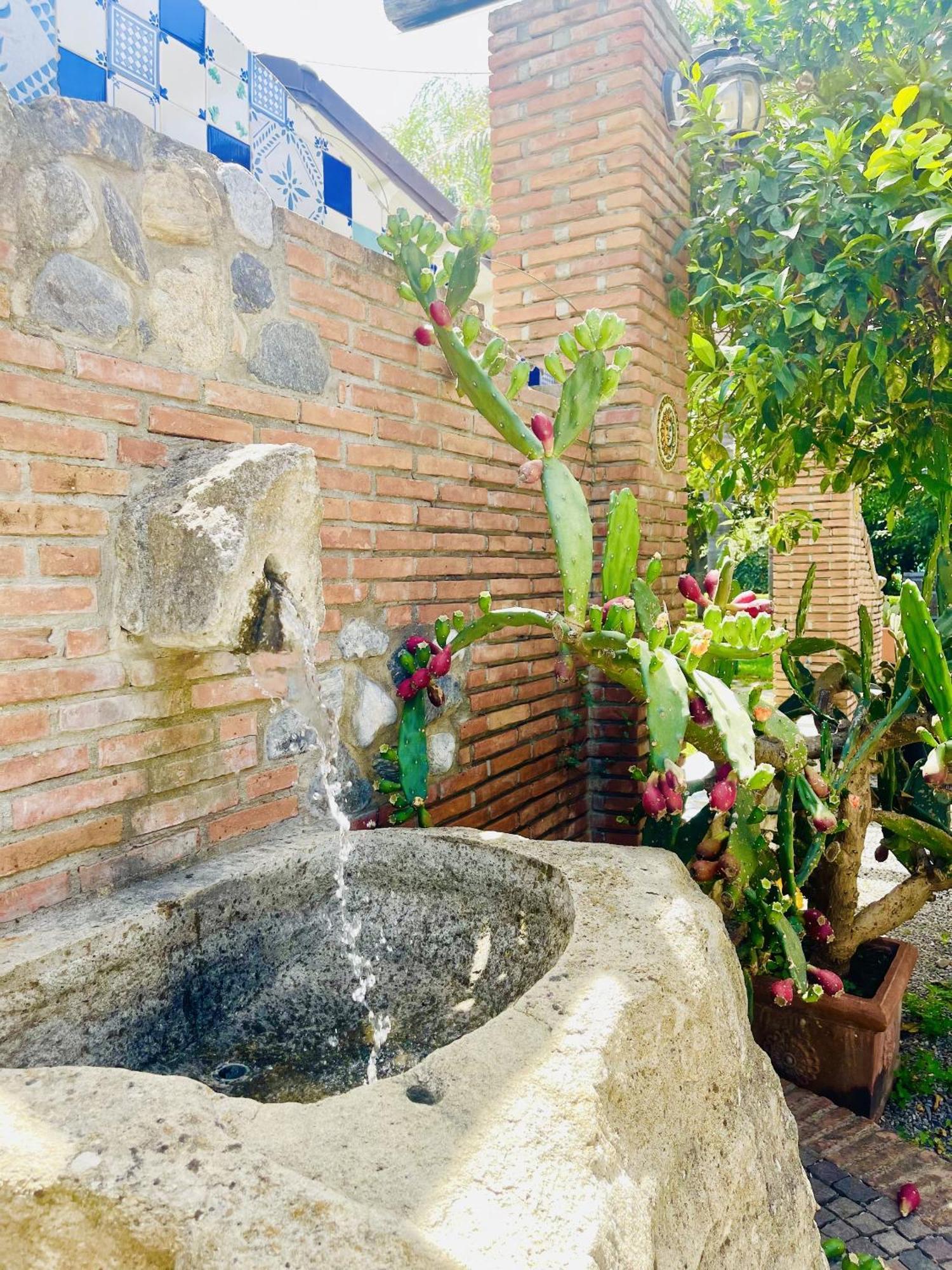 Borgo Camicia In Bed and Breakfast Barcellona-Pozzo di Gotto Buitenkant foto