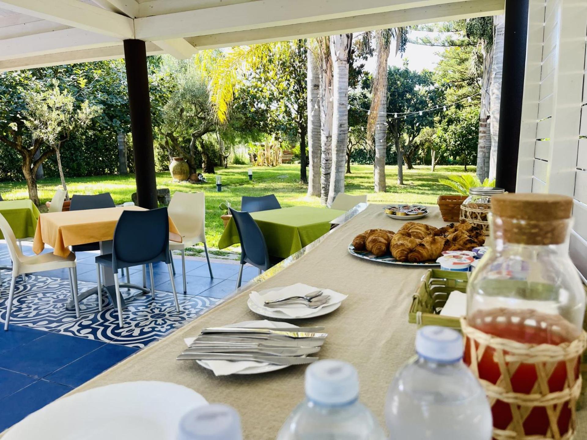 Borgo Camicia In Bed and Breakfast Barcellona-Pozzo di Gotto Buitenkant foto